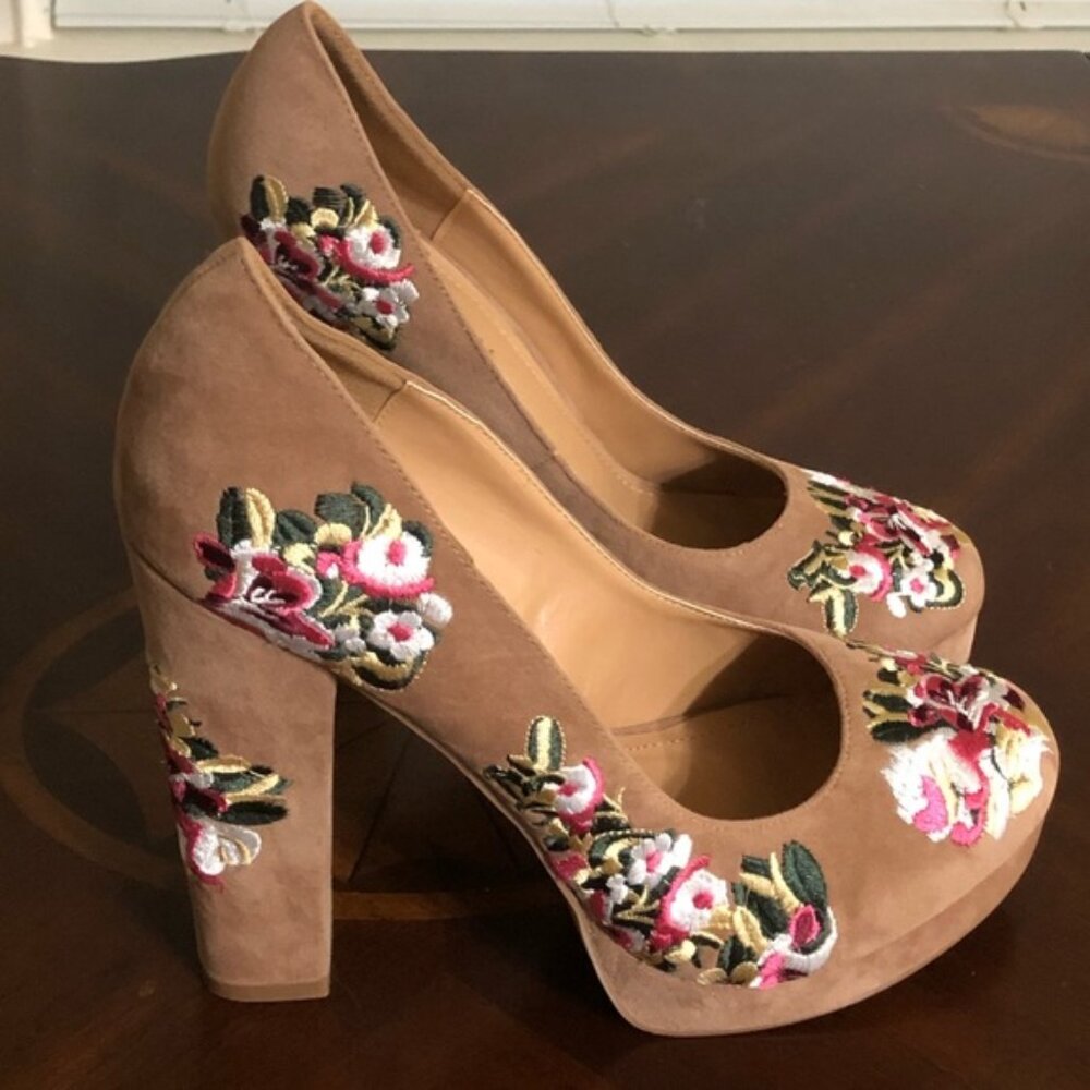 *NEW*  TAUPE MULTI-COLOR FLORAL EMBROIDERED ELEGANT CHUNKY HEEL PLATFORM SHOES